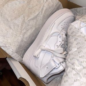White Air Force 1 Mid (GS)